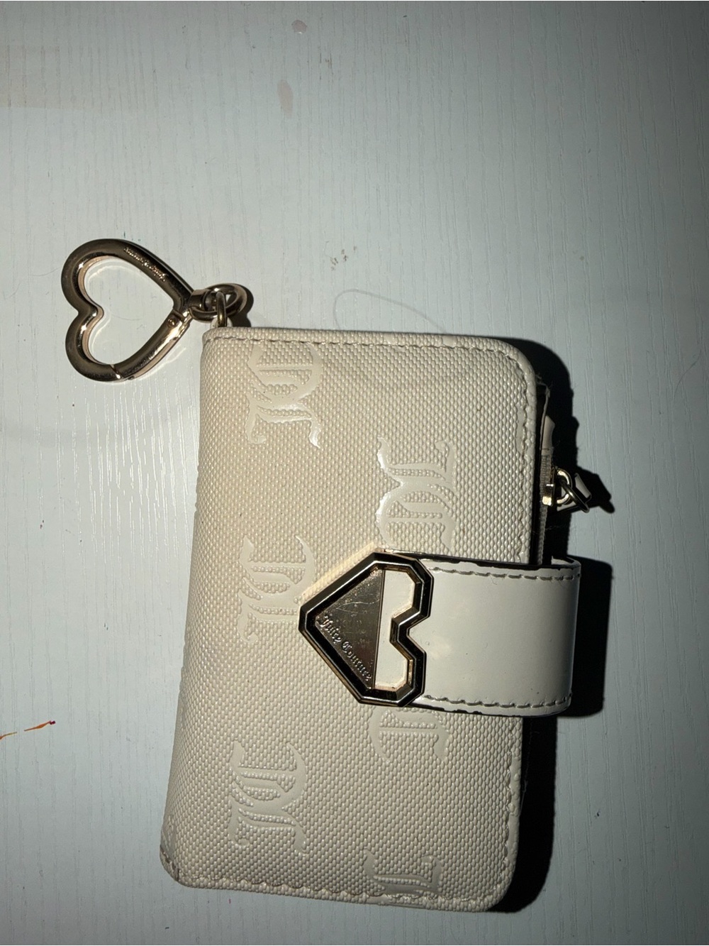 Juicy Couture Cream Heart Charm Zip Card Holder